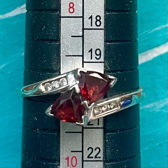 10K Gold and Garnet Ring - Picture 1 of 5